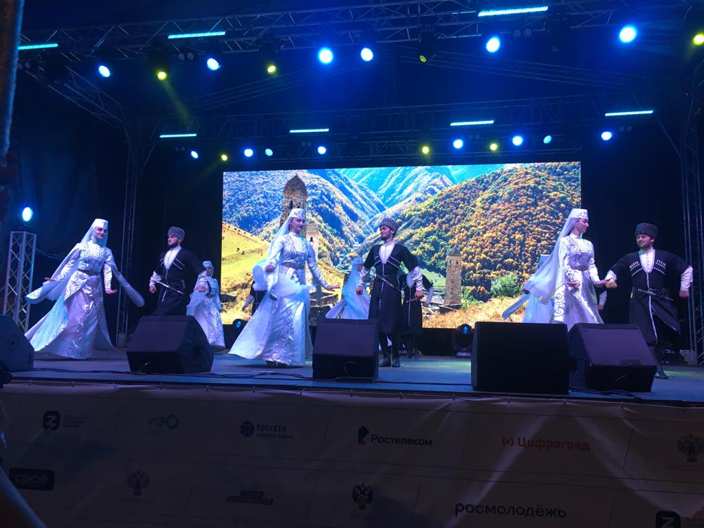 Государственный фольклорный ансамбль песни и танца «Магас» представил нашу республику на форуме «Машук-2022». 