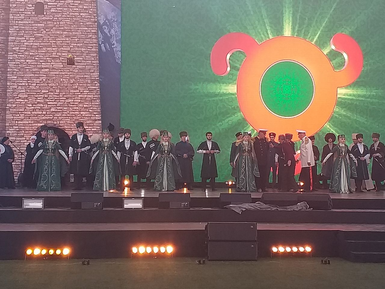 Ансамбль "Магас" принял участие в праздничном концерте, посвященном 250-летию единения Ингушетии с Россией.